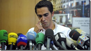 Contador en una rueda de prensa