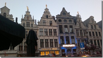 10. Amberes, casas en Grote Markt