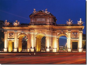 Puerta de Alcalá en París